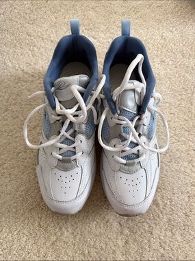 Easy Spirit sneakers